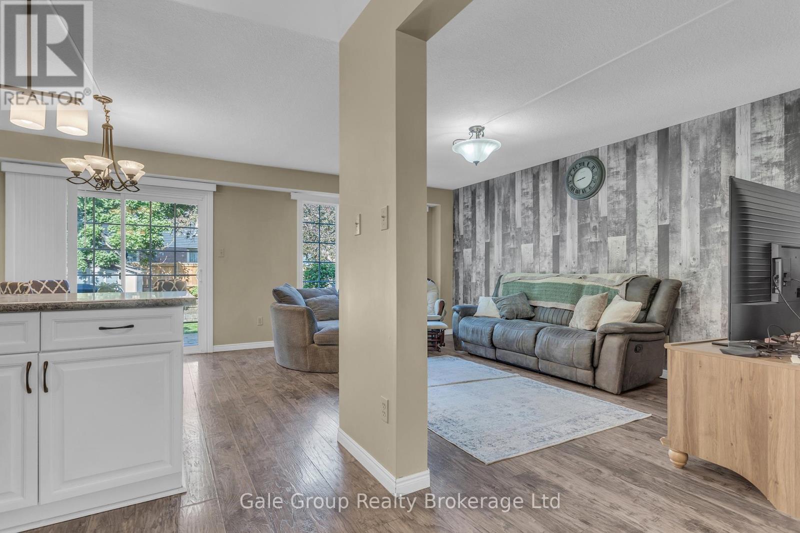1030 Pearson Drive, Woodstock (Woodstock - North), Ontario  N4S 8V1 - Photo 9 - X13410178