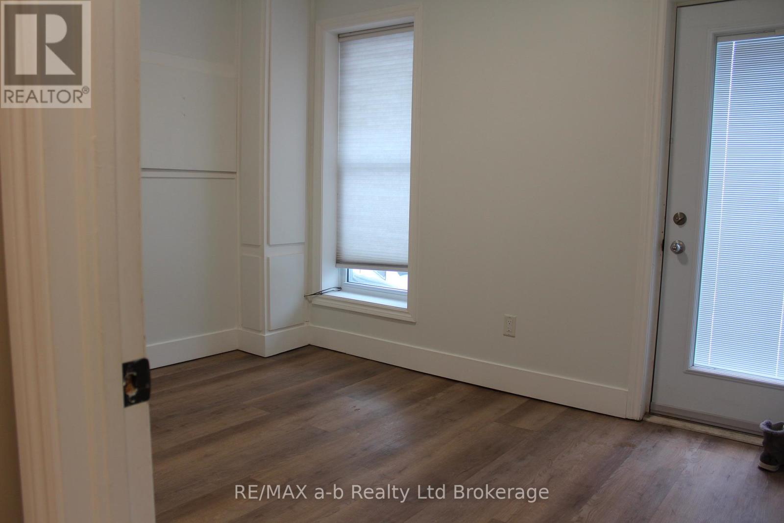 2 - 391 Dundas Street, Woodstock (Woodstock - North), Ontario  N4S 1B6 - Photo 10 - X13411826