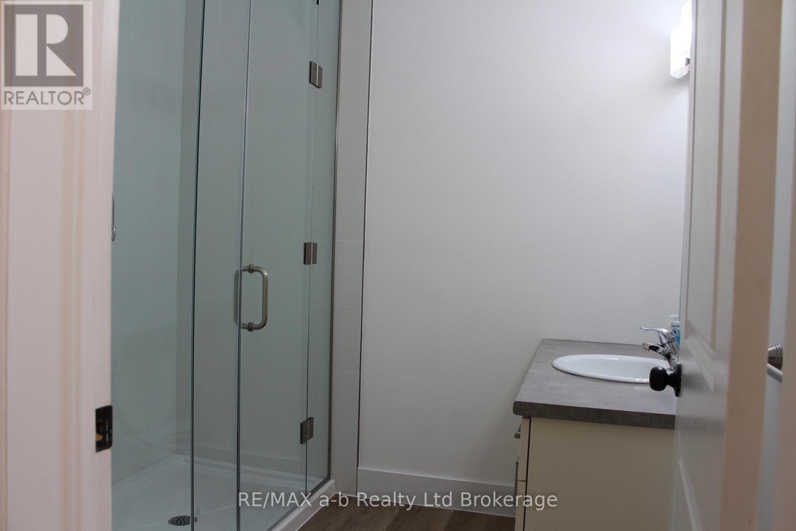 2 - 391 Dundas Street, Woodstock (Woodstock - North), Ontario  N4S 1B6 - Photo 7 - X13411826