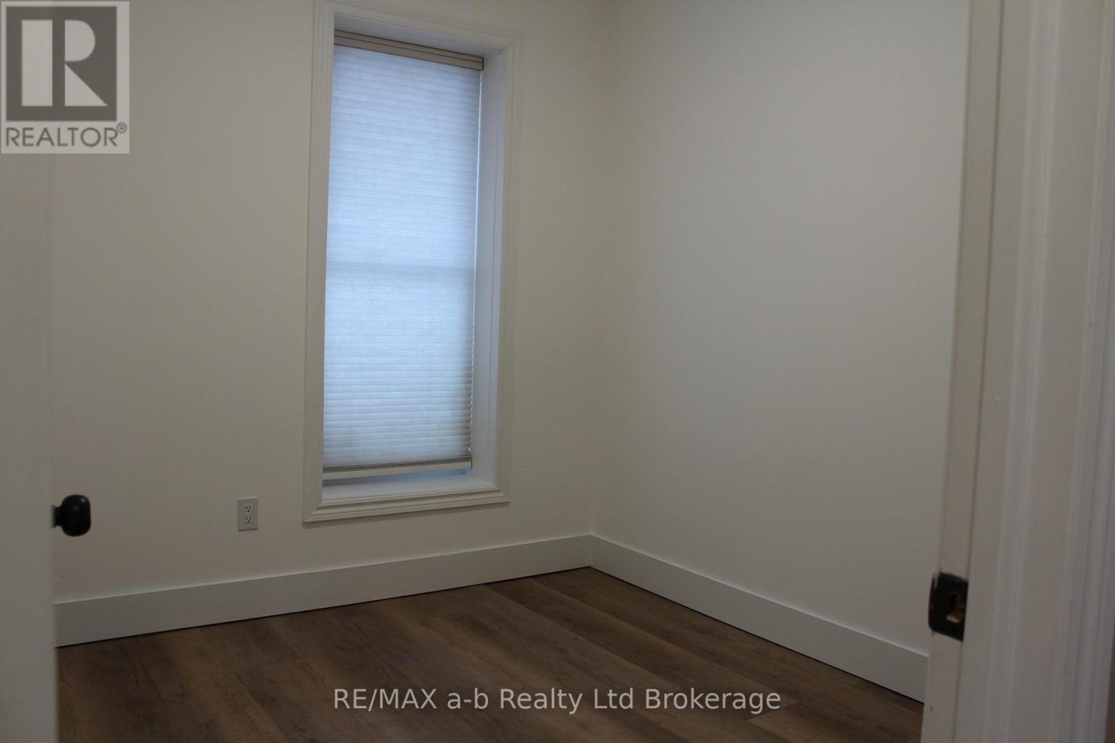 2 - 391 Dundas Street, Woodstock (Woodstock - North), Ontario  N4S 1B6 - Photo 9 - X13411826