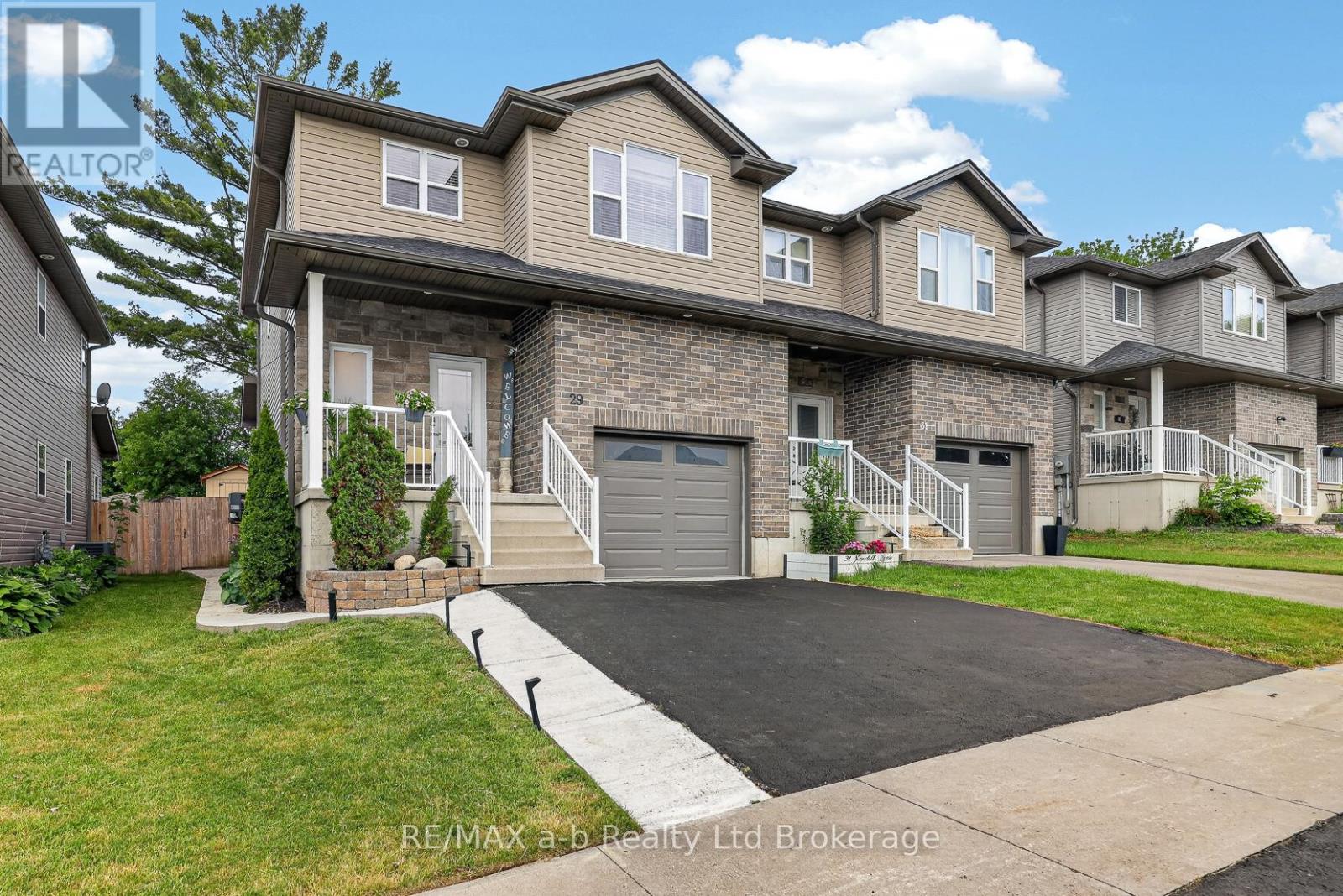 29 Kendell Lane, Ingersoll (Ingersoll - North), Ontario  N5C 0B7 - Photo 2 - X13425096
