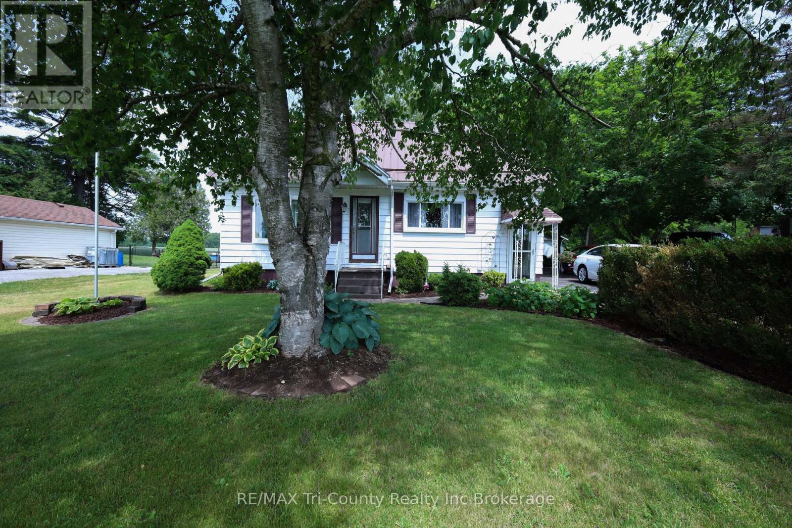 1360 Turkey Point Road, Norfolk (Walsh), Ontario  N3Y 4X1 - Photo 2 - X13428524