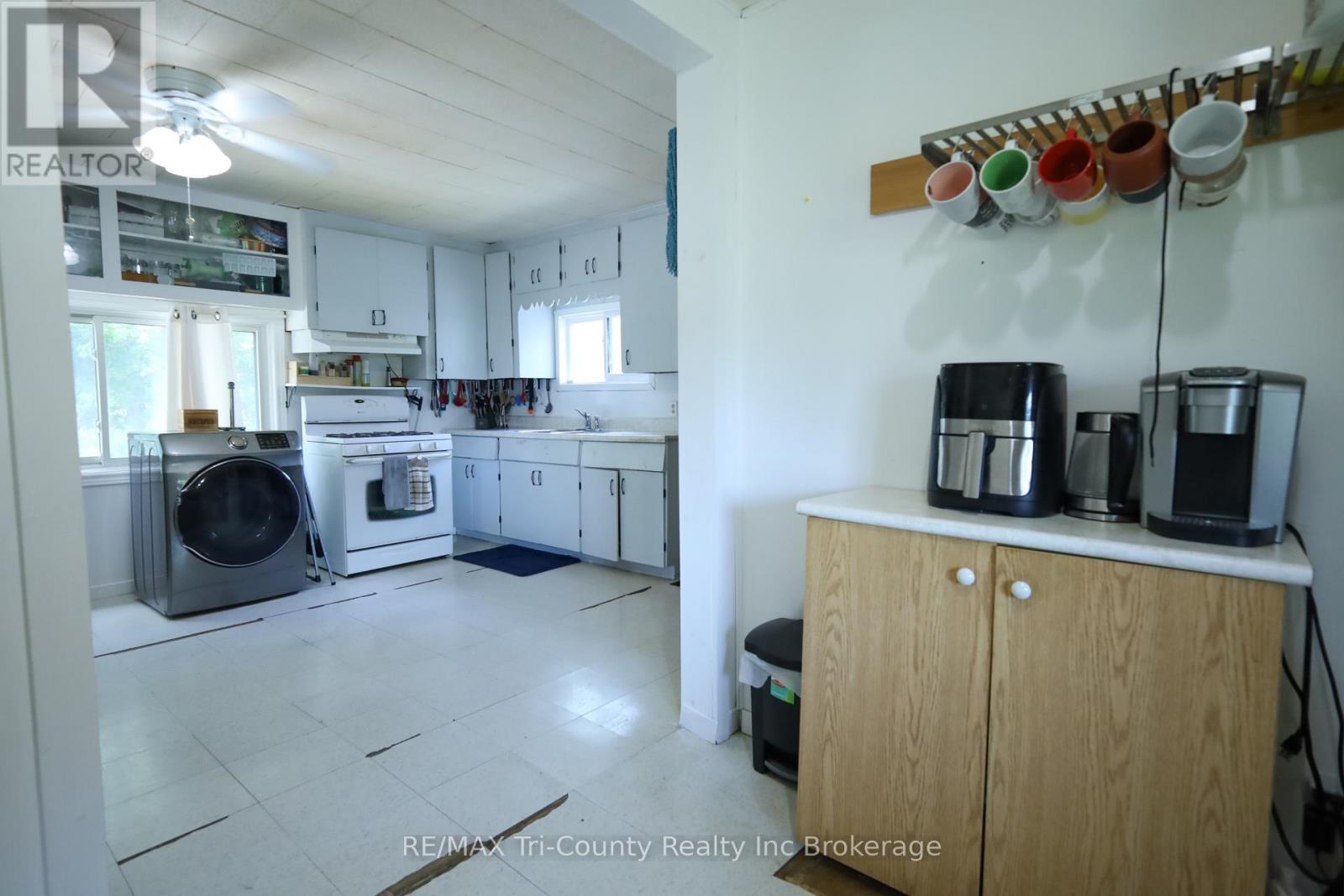 4942 59 Highway, Norfolk (Courtland), Ontario  N0J 1E0 - Photo 13 - X13459026