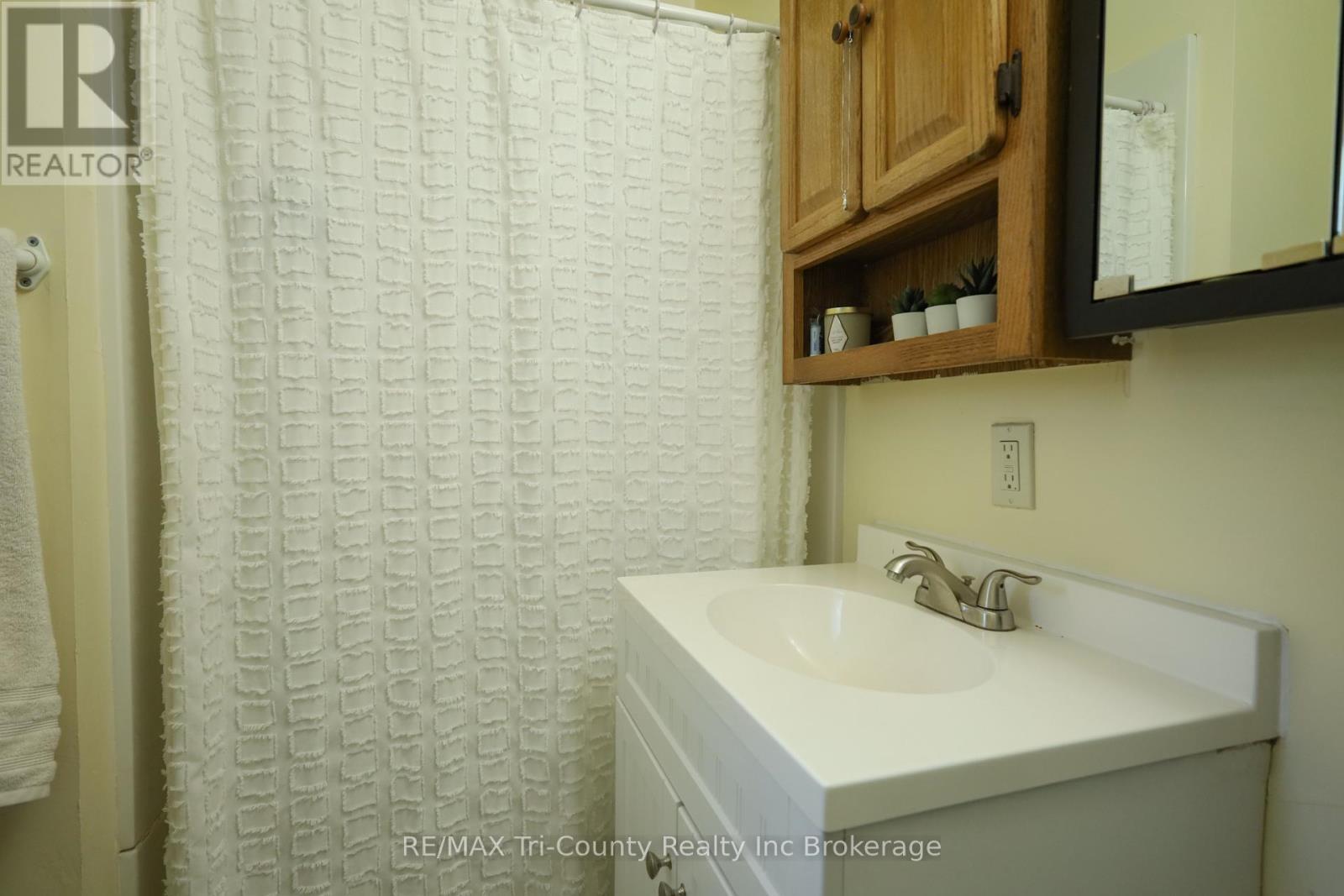 4942 59 Highway, Norfolk (Courtland), Ontario  N0J 1E0 - Photo 15 - X13459026