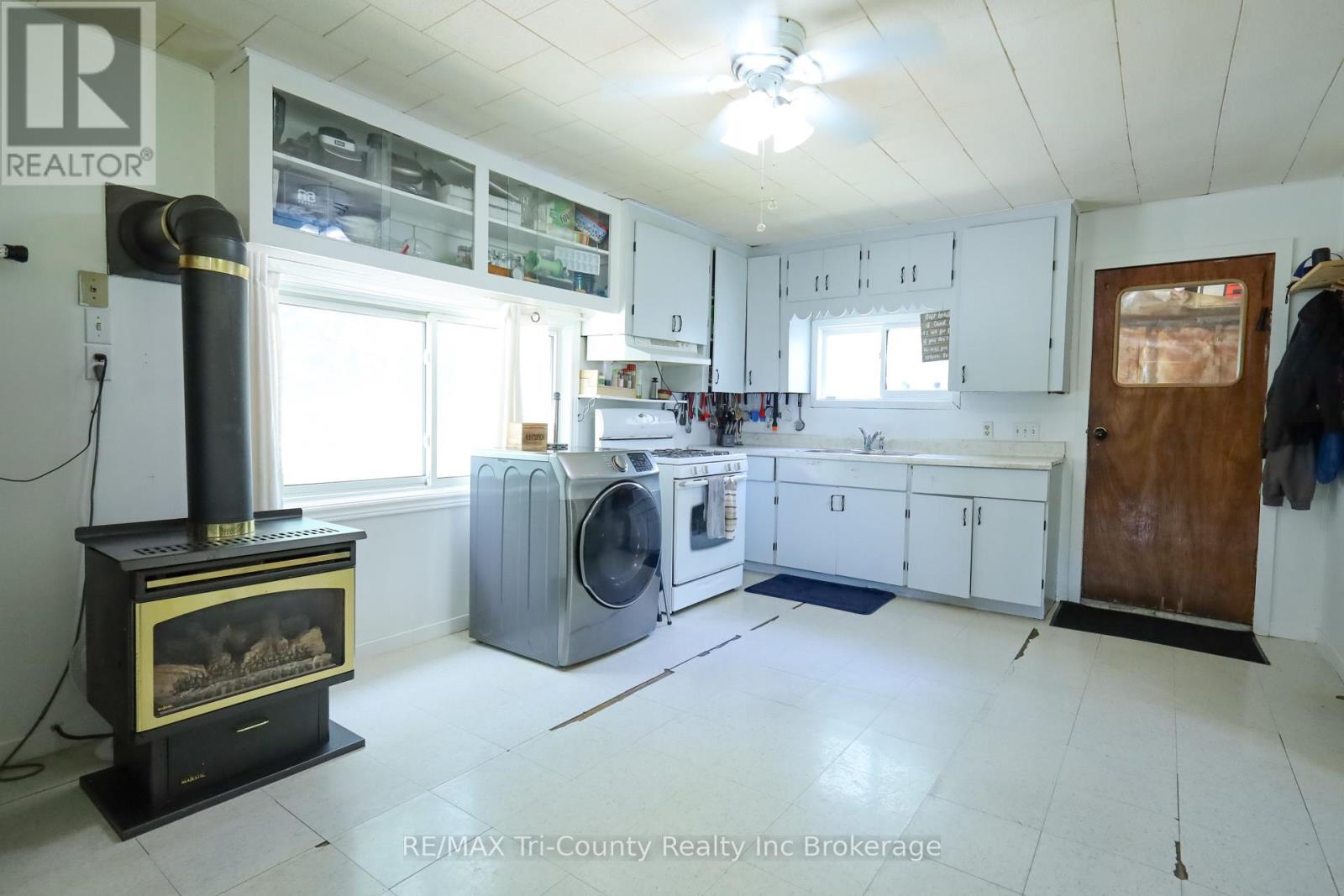 4942 59 Highway, Norfolk (Courtland), Ontario  N0J 1E0 - Photo 5 - X13459026