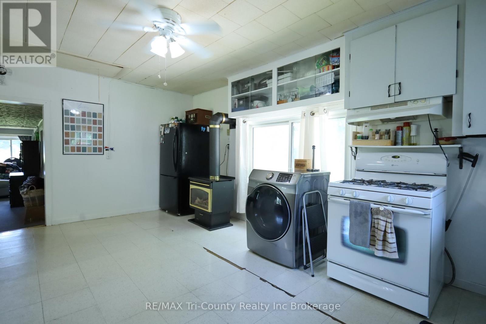 4942 59 Highway, Norfolk (Courtland), Ontario  N0J 1E0 - Photo 7 - X13459026