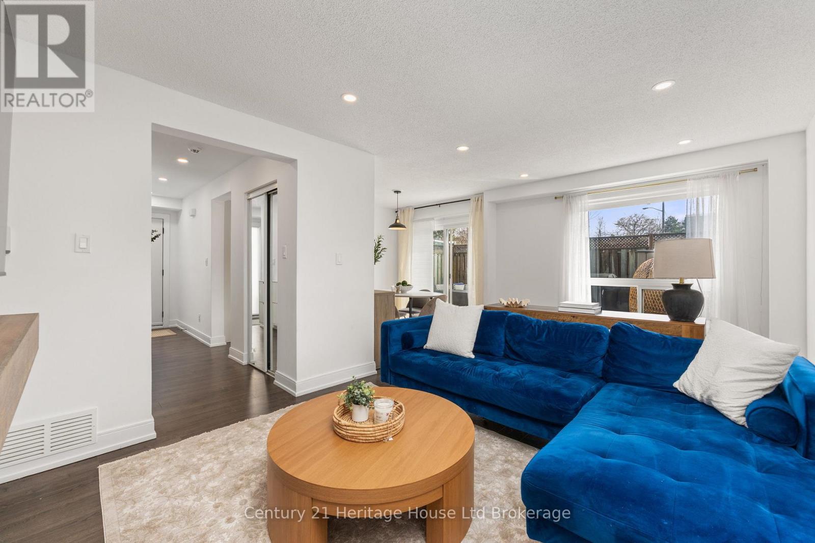 9 San Vito Way, Toronto (Glenfield-Jane Heights), Ontario  M3L 2G7 - Photo 11 - W13474490