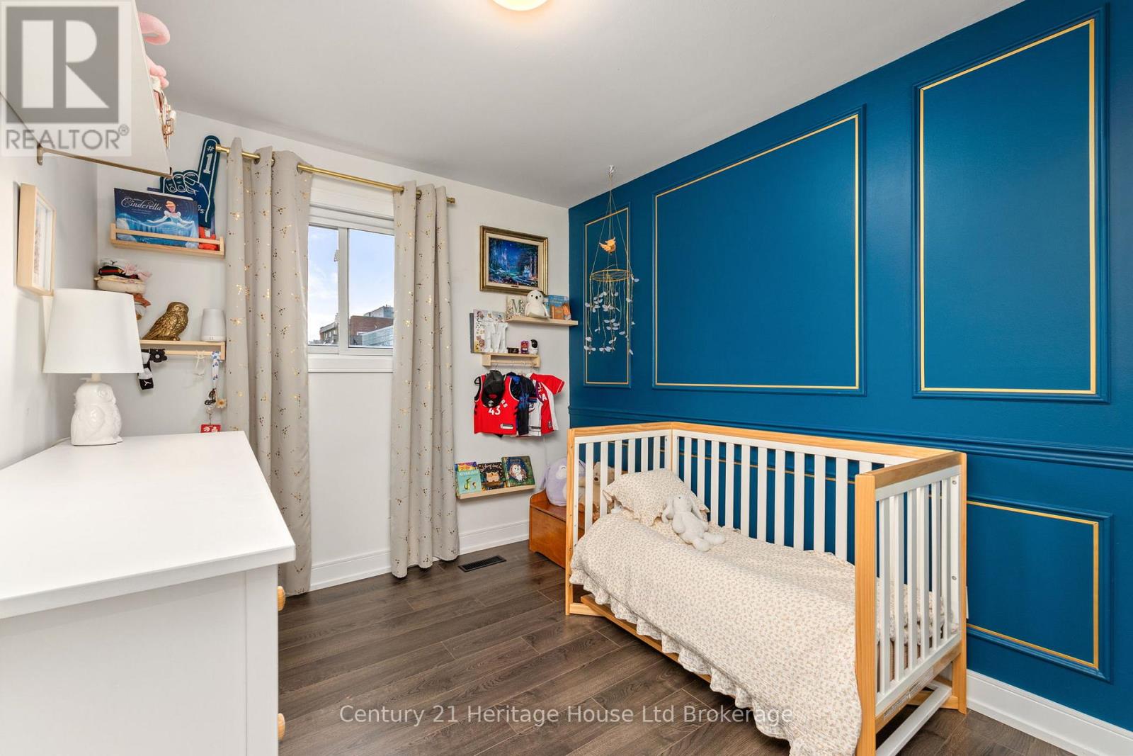 9 San Vito Way, Toronto (Glenfield-Jane Heights), Ontario  M3L 2G7 - Photo 15 - W13474490