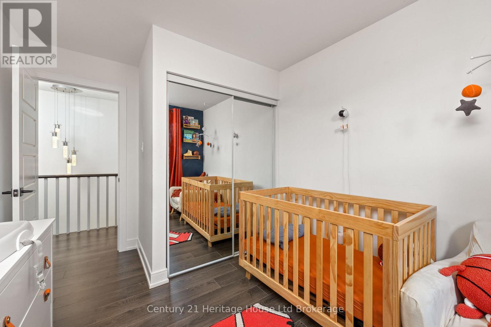9 San Vito Way, Toronto (Glenfield-Jane Heights), Ontario  M3L 2G7 - Photo 20 - W13474490
