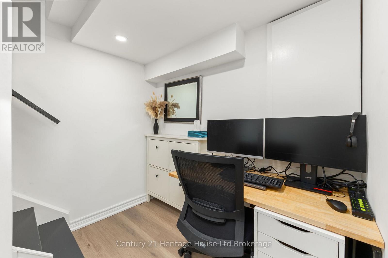 9 San Vito Way, Toronto (Glenfield-Jane Heights), Ontario  M3L 2G7 - Photo 22 - W13474490