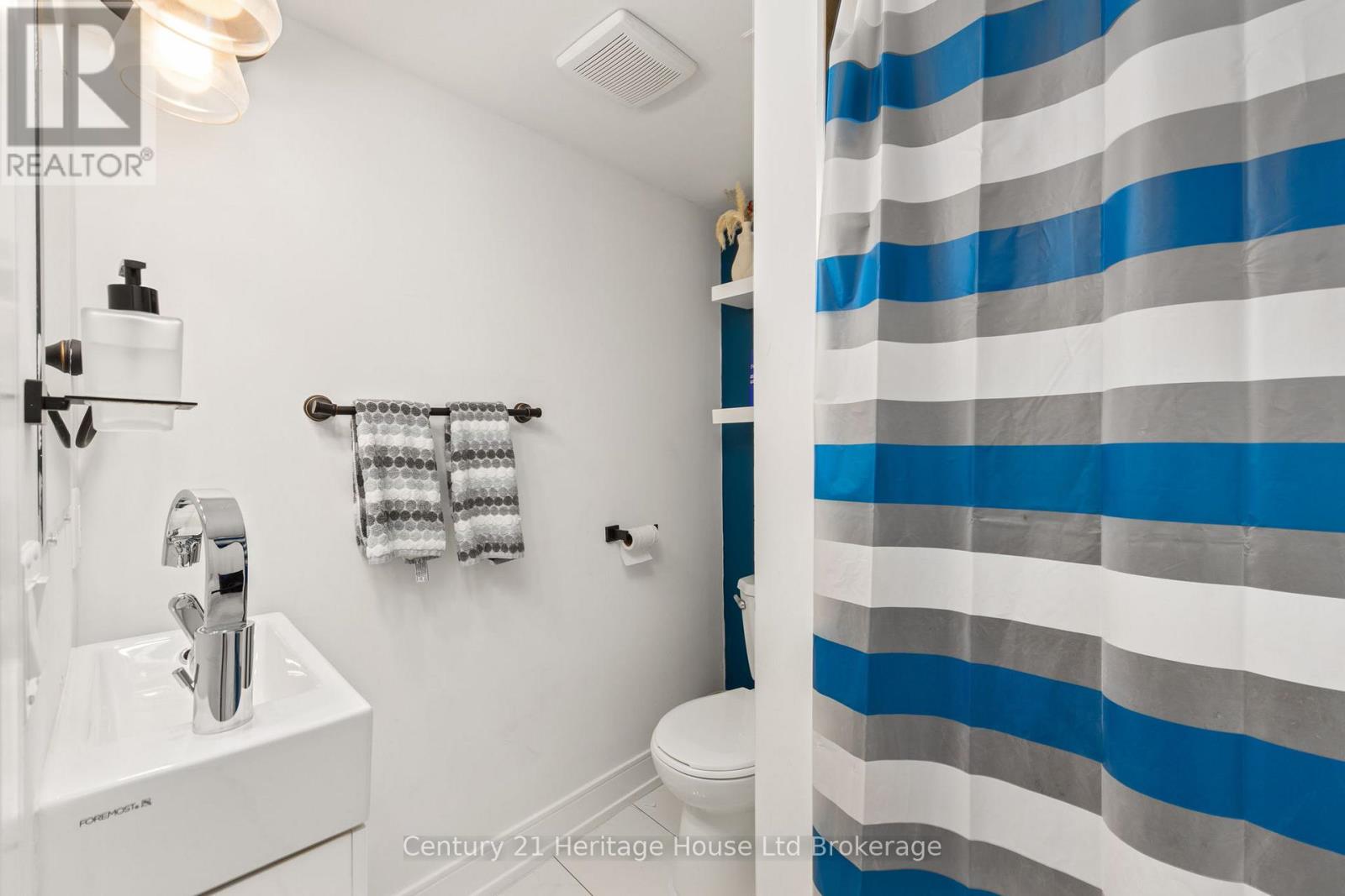 9 San Vito Way, Toronto (Glenfield-Jane Heights), Ontario  M3L 2G7 - Photo 26 - W13474490