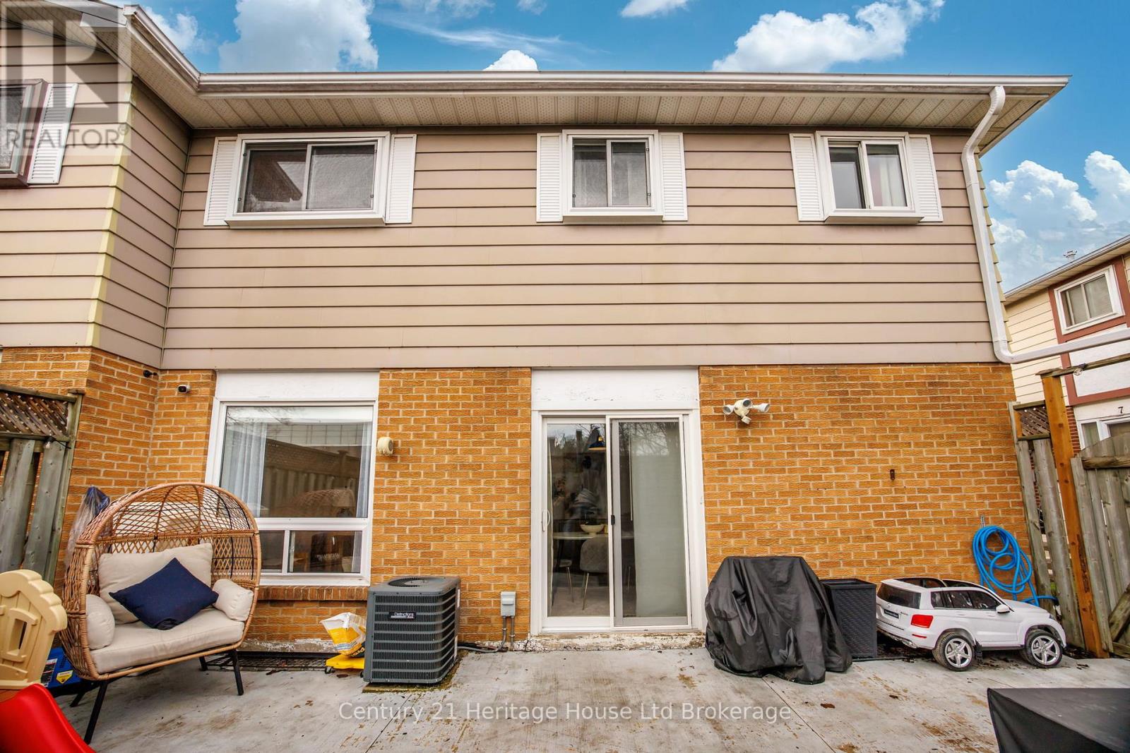 9 San Vito Way, Toronto (Glenfield-Jane Heights), Ontario  M3L 2G7 - Photo 27 - W13474490