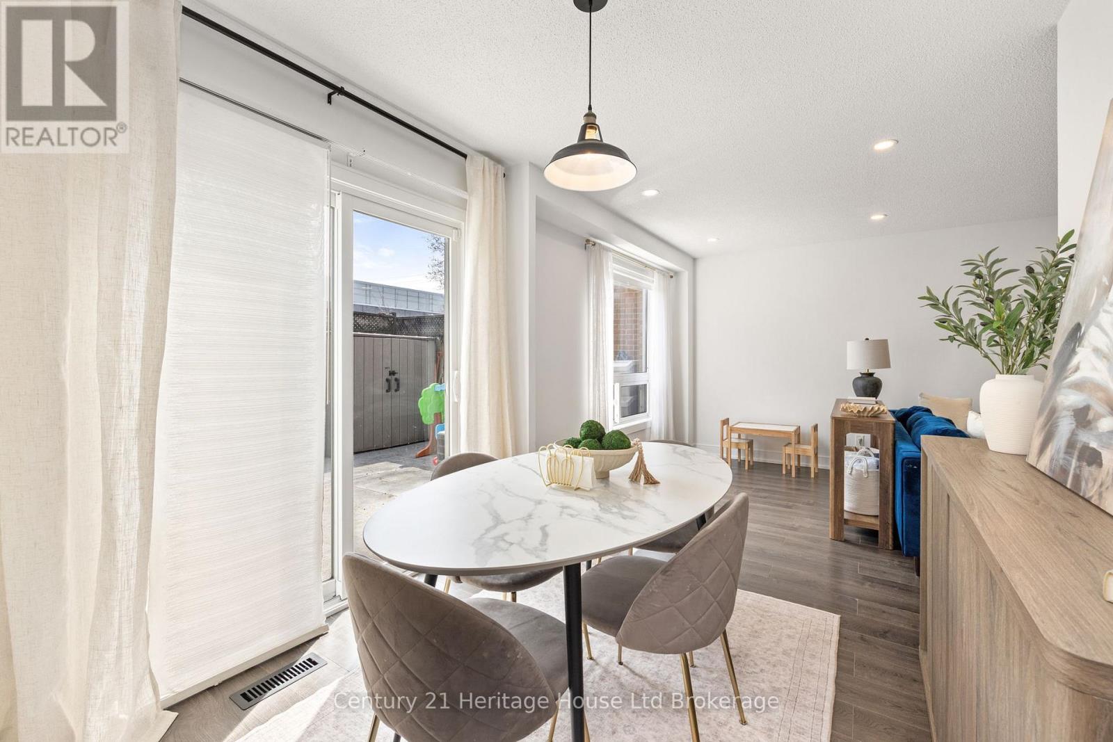 9 San Vito Way, Toronto (Glenfield-Jane Heights), Ontario  M3L 2G7 - Photo 7 - W13474490