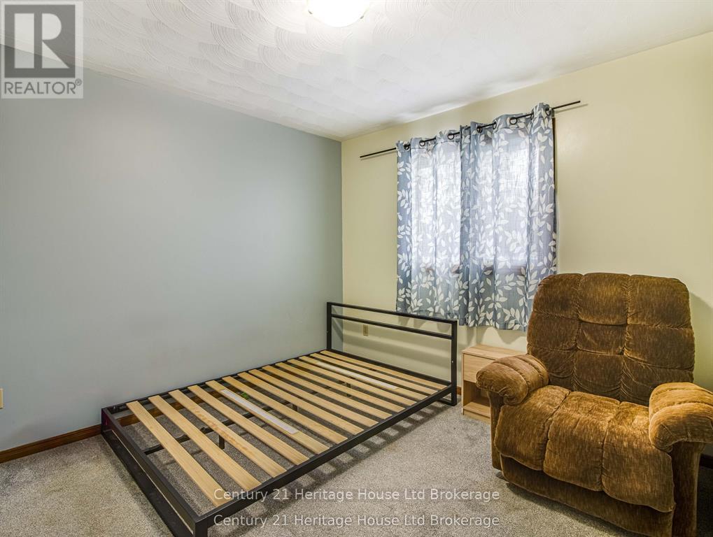 8 Mohican Drive, Woodstock (Woodstock - North), Ontario  N4T 1H5 - Photo 15 - X13481178