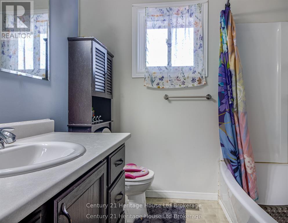 8 Mohican Drive, Woodstock (Woodstock - North), Ontario  N4T 1H5 - Photo 16 - X13481178