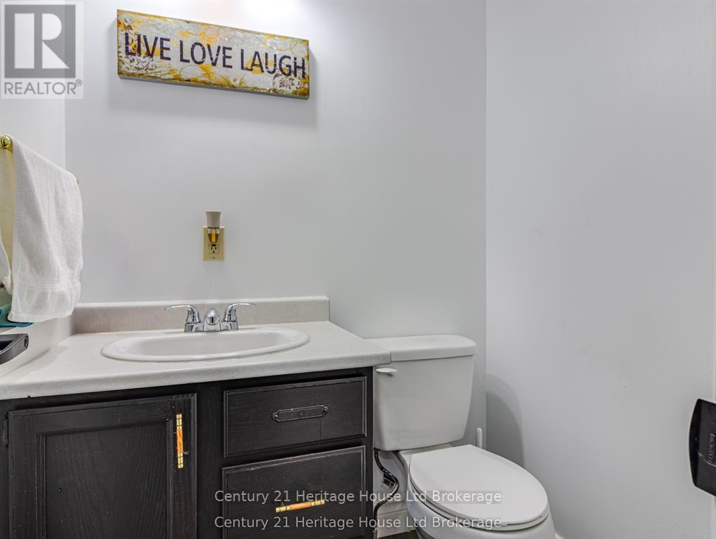 8 Mohican Drive, Woodstock (Woodstock - North), Ontario  N4T 1H5 - Photo 6 - X13481178