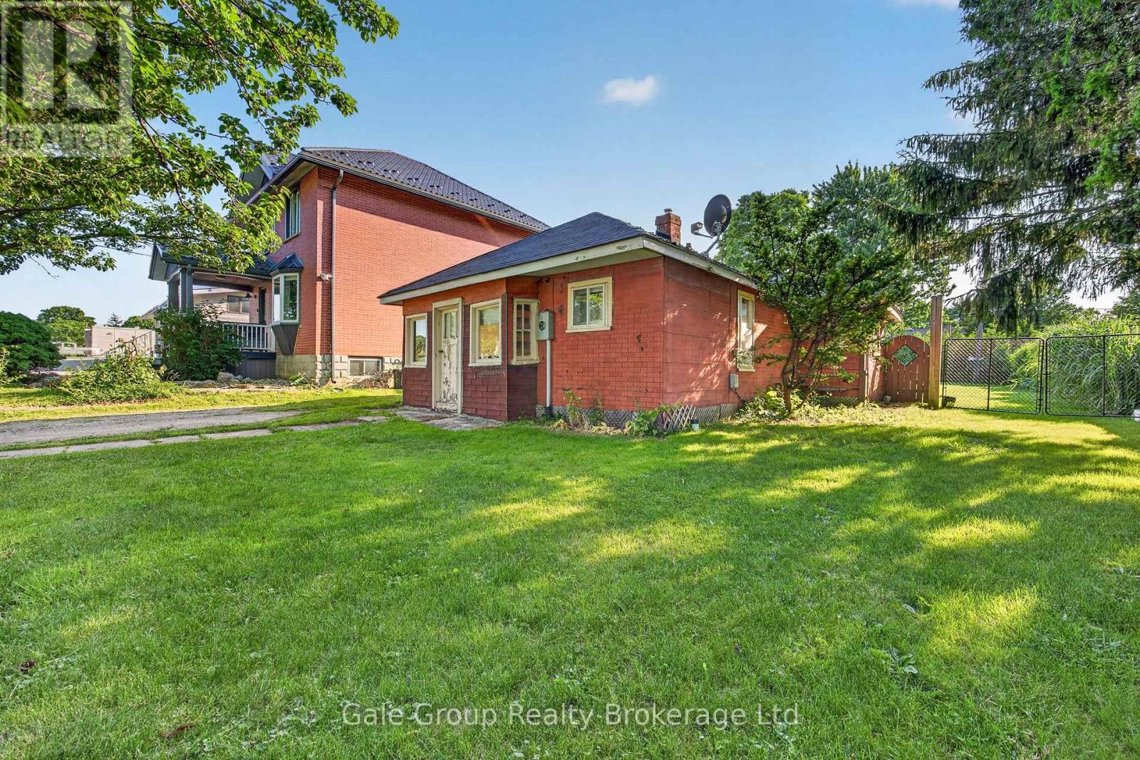 15 Fidler Avenue, Woodstock (Woodstock - North), Ontario  N4S 7J1 - Photo 2 - X13503654