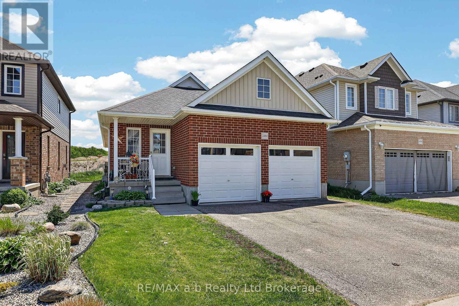 1380 Caen Avenue, Woodstock (Woodstock - North), Ontario  N4T 0J3 - Photo 2 - X13503798