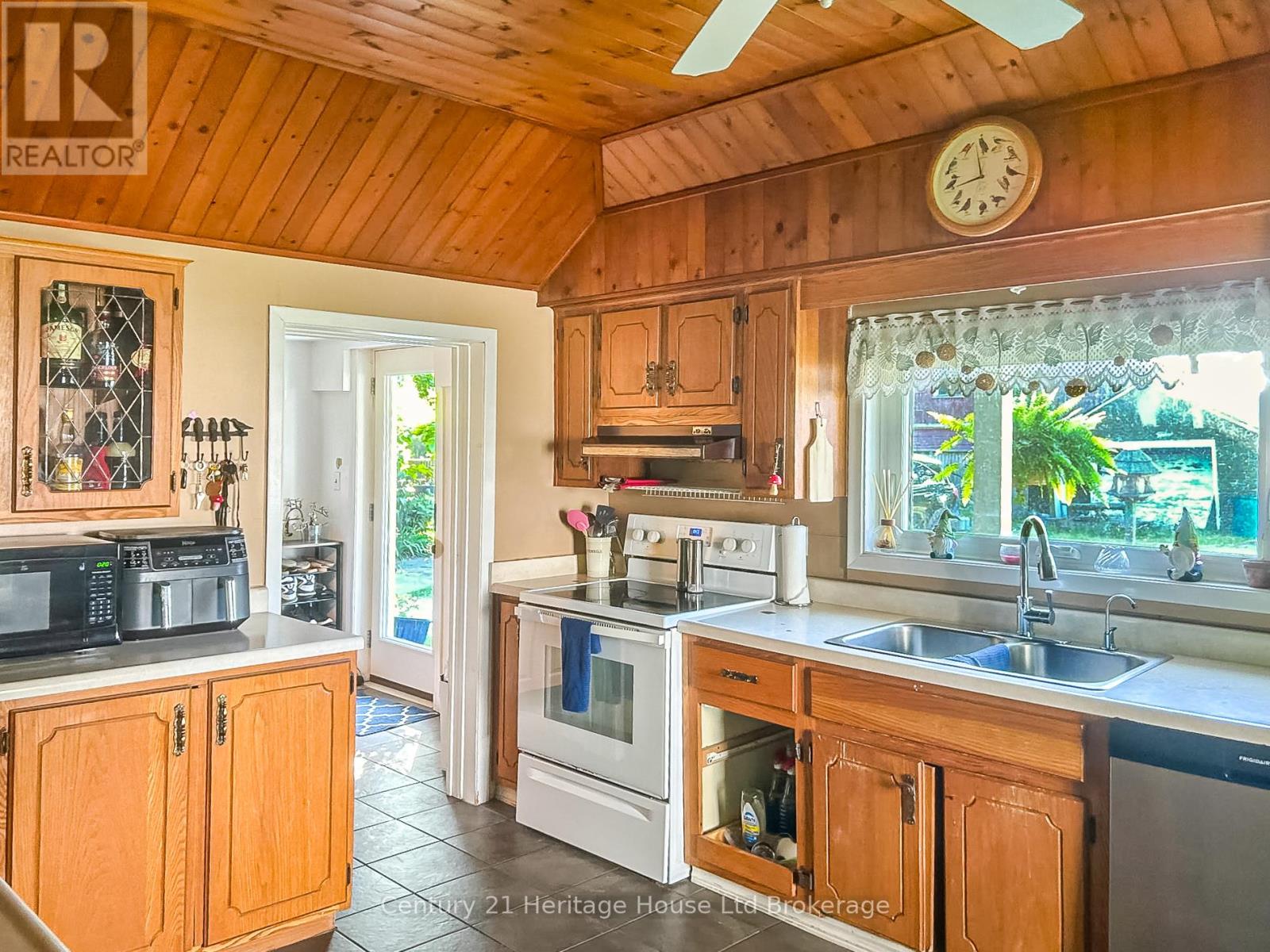 22 Front Road, Norfolk (Port Rowan), Ontario  N0E 1M0 - Photo 18 - X13507974