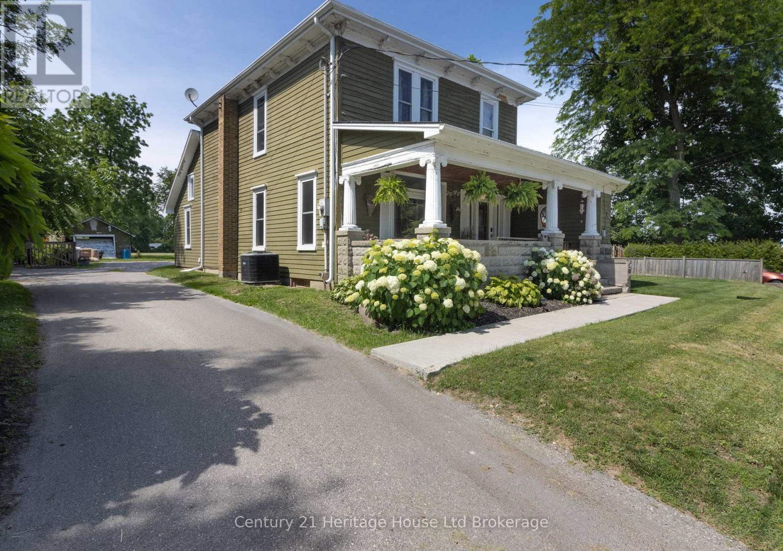 22 Front Road, Norfolk (Port Rowan), Ontario  N0E 1M0 - Photo 2 - X13507974
