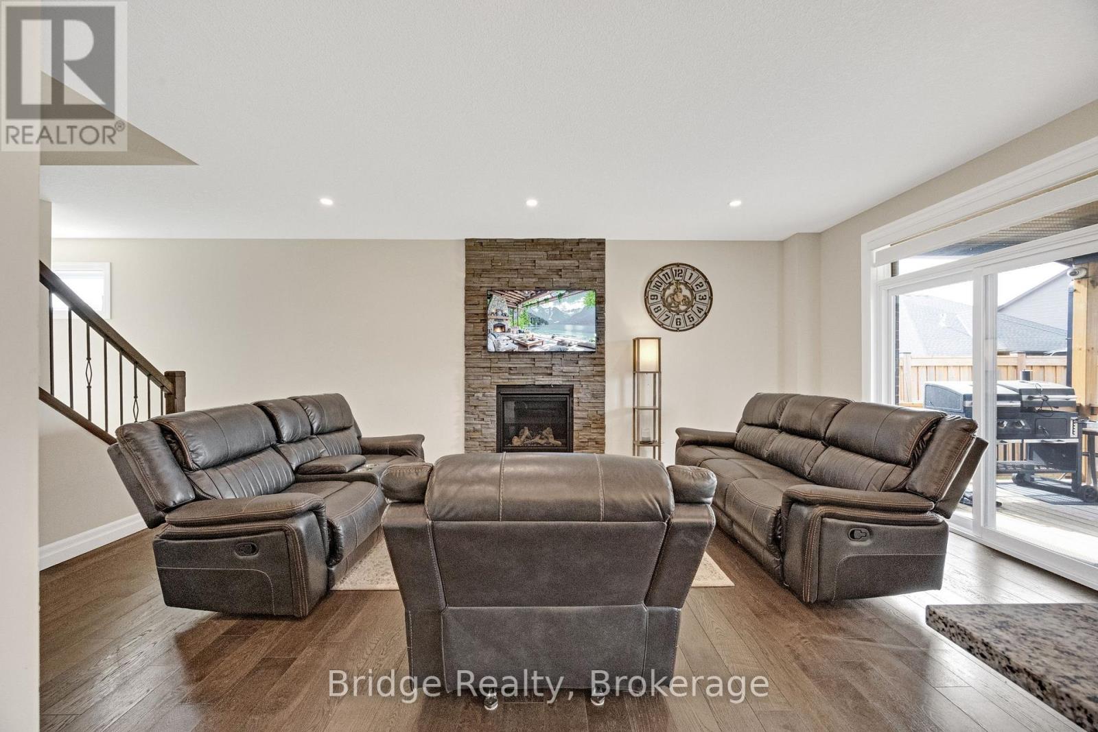 256 Tamarack Boulevard, Woodstock (Woodstock - North), Ontario  N4S 0E2 - Photo 12 - X13508150
