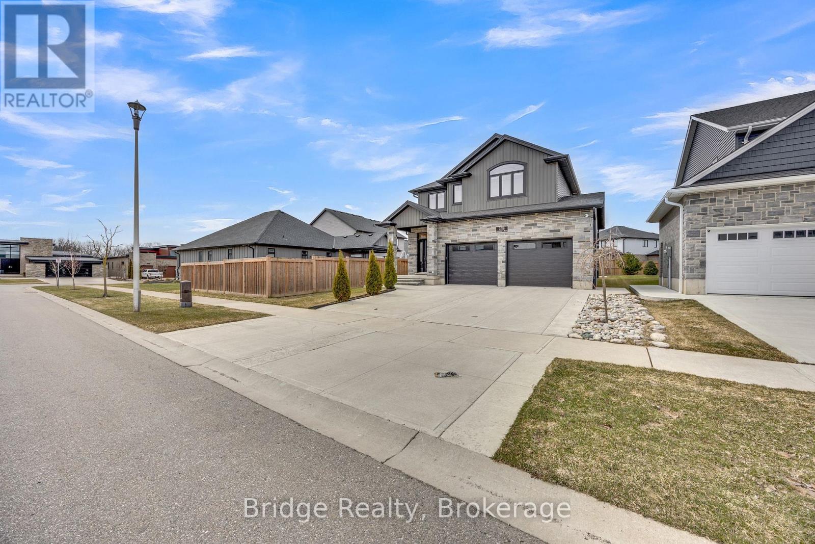 256 Tamarack Boulevard, Woodstock (Woodstock - North), Ontario  N4S 0E2 - Photo 3 - X13508150