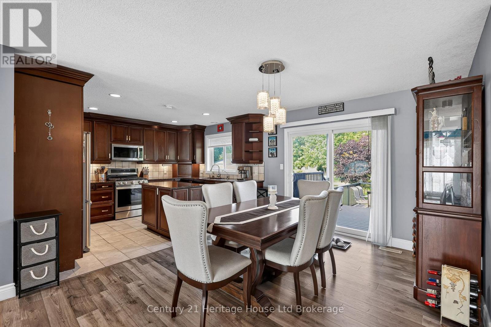 9 West Street N, Norwich (Springford), Ontario  N0J 1X0 - Photo 2 - X13518050
