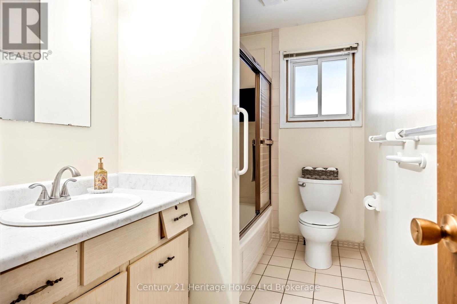 34 Dudley Crescent, London South (South Y), Ontario  N6E 1S4 - Photo 10 - X13518118