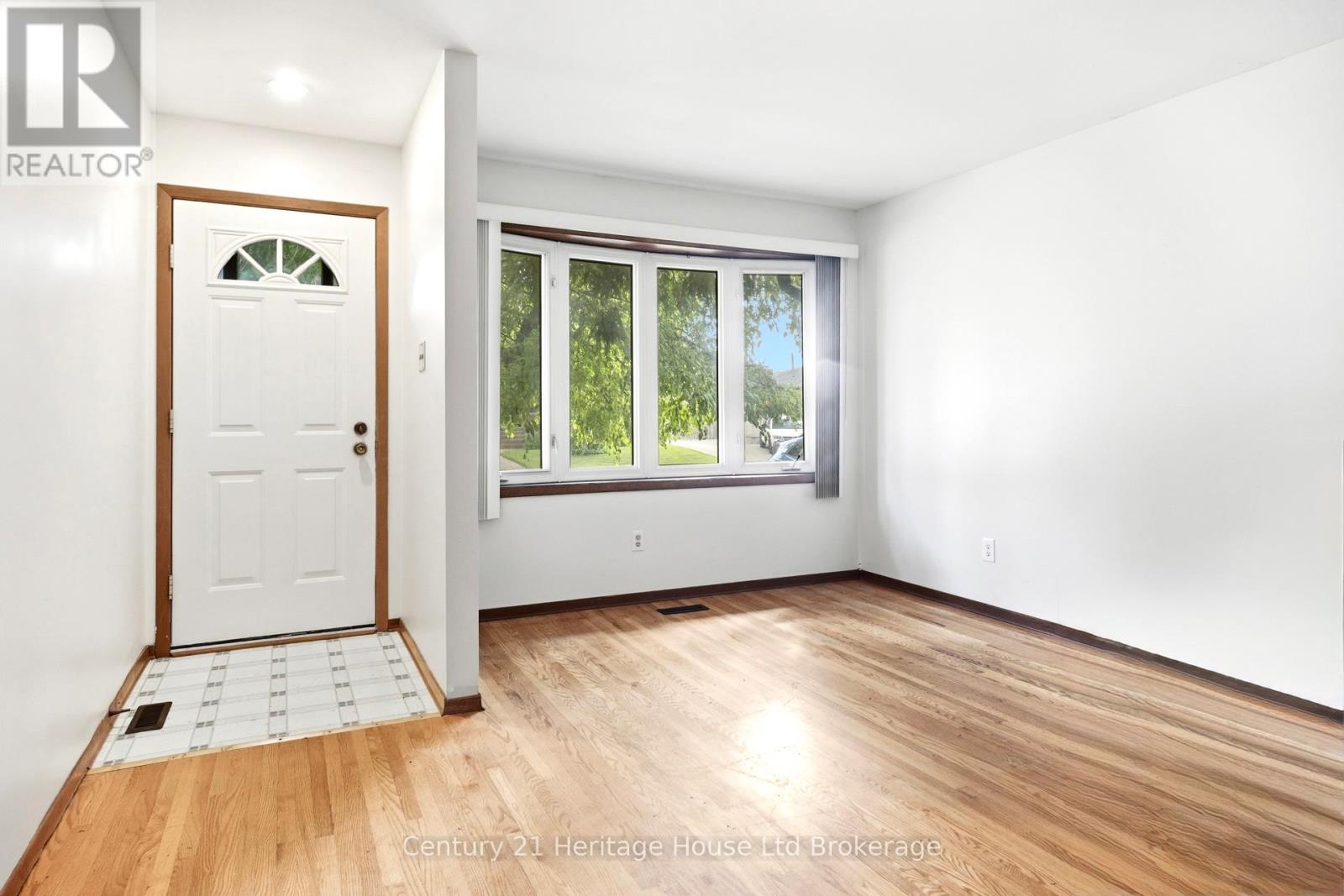 34 Dudley Crescent, London South (South Y), Ontario  N6E 1S4 - Photo 5 - X13518118