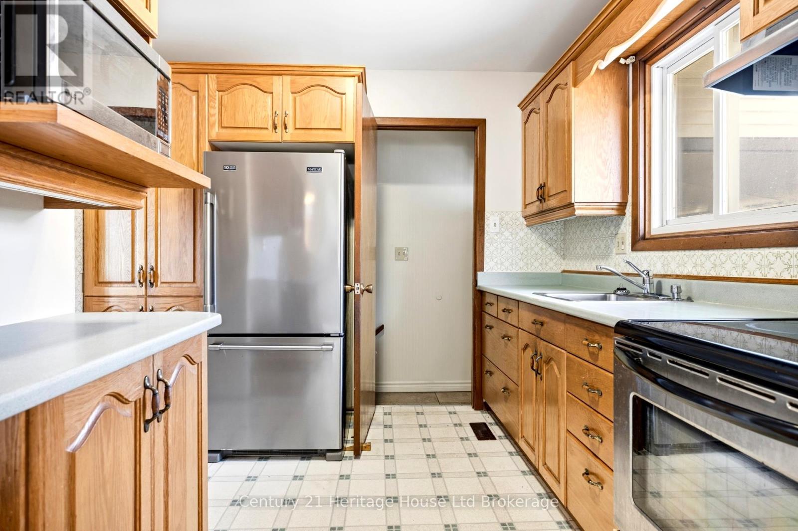 34 Dudley Crescent, London South (South Y), Ontario  N6E 1S4 - Photo 7 - X13518118
