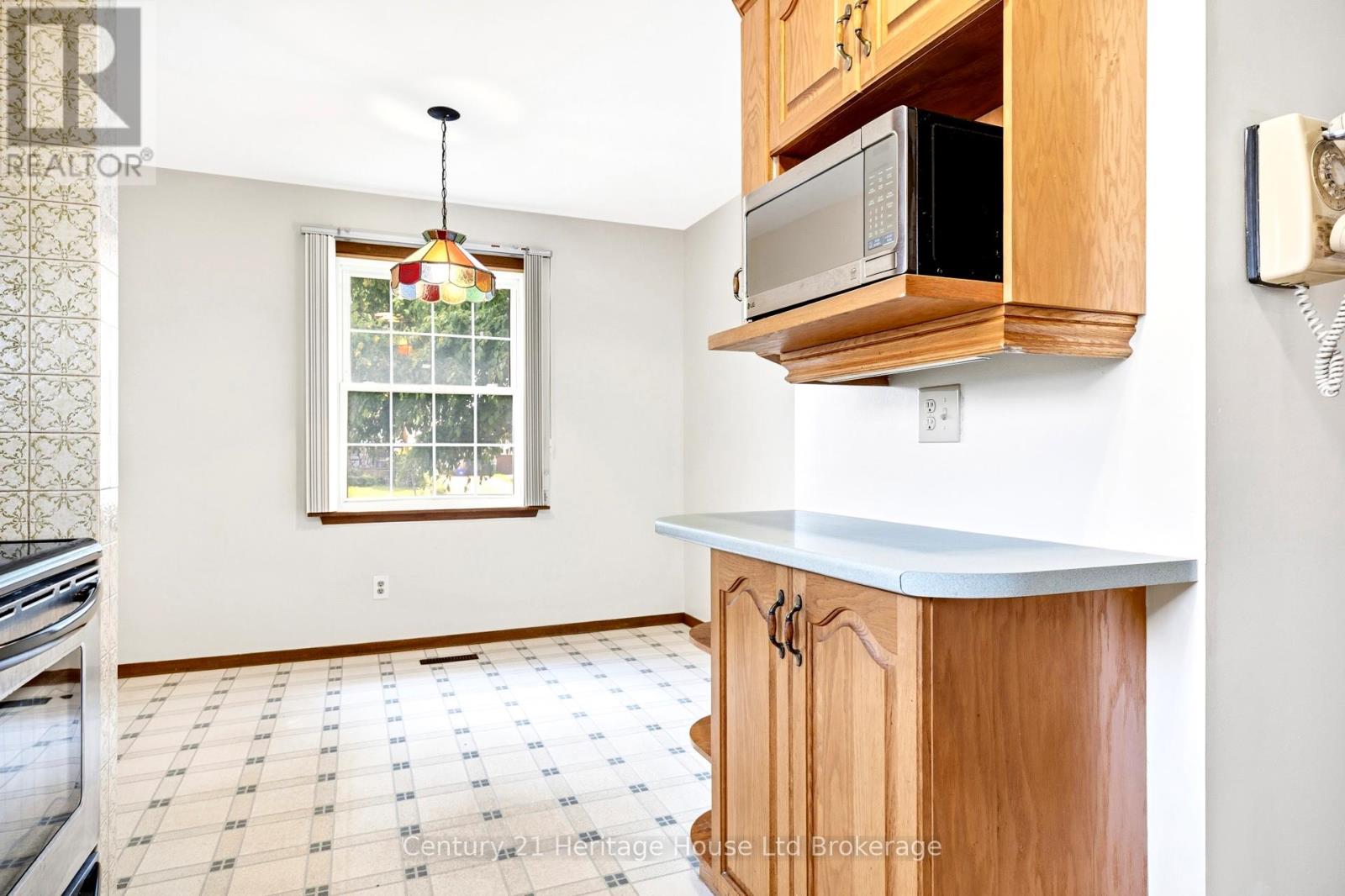 34 Dudley Crescent, London South (South Y), Ontario  N6E 1S4 - Photo 9 - X13518118