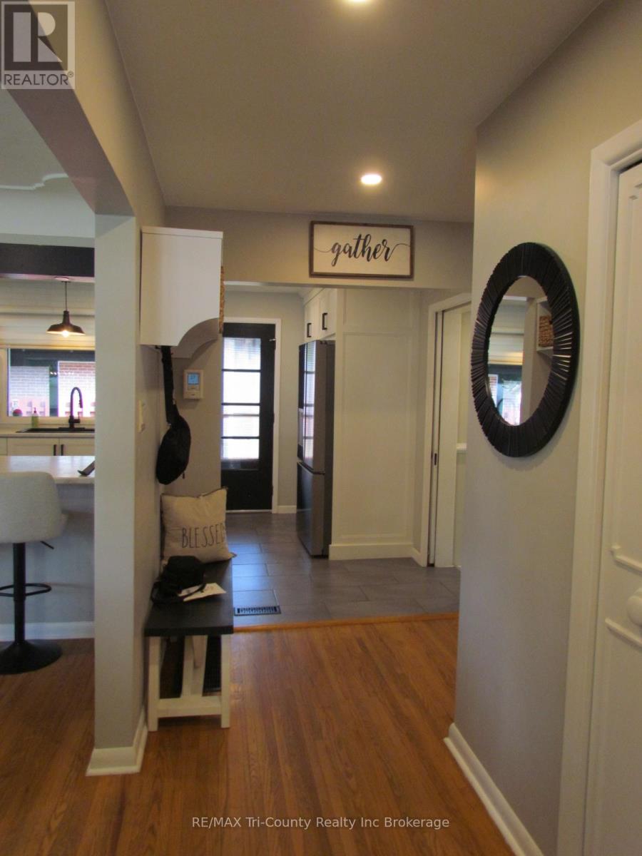 30 Fairfield Crescent, Tillsonburg, Ontario  N4G 2B4 - Photo 2 - X13525430
