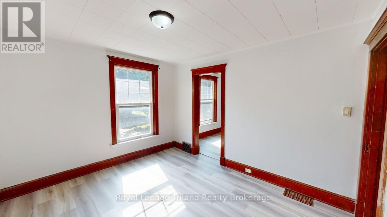 279 Vansittart Avenue, Woodstock (Woodstock - North), Ontario  N4S 6G4 - Photo 16 - X13529490