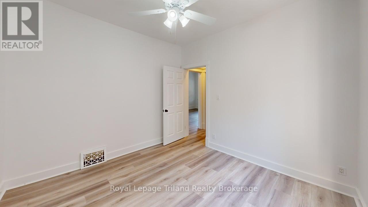 279 Vansittart Avenue, Woodstock (Woodstock - North), Ontario  N4S 6G4 - Photo 5 - X13529490