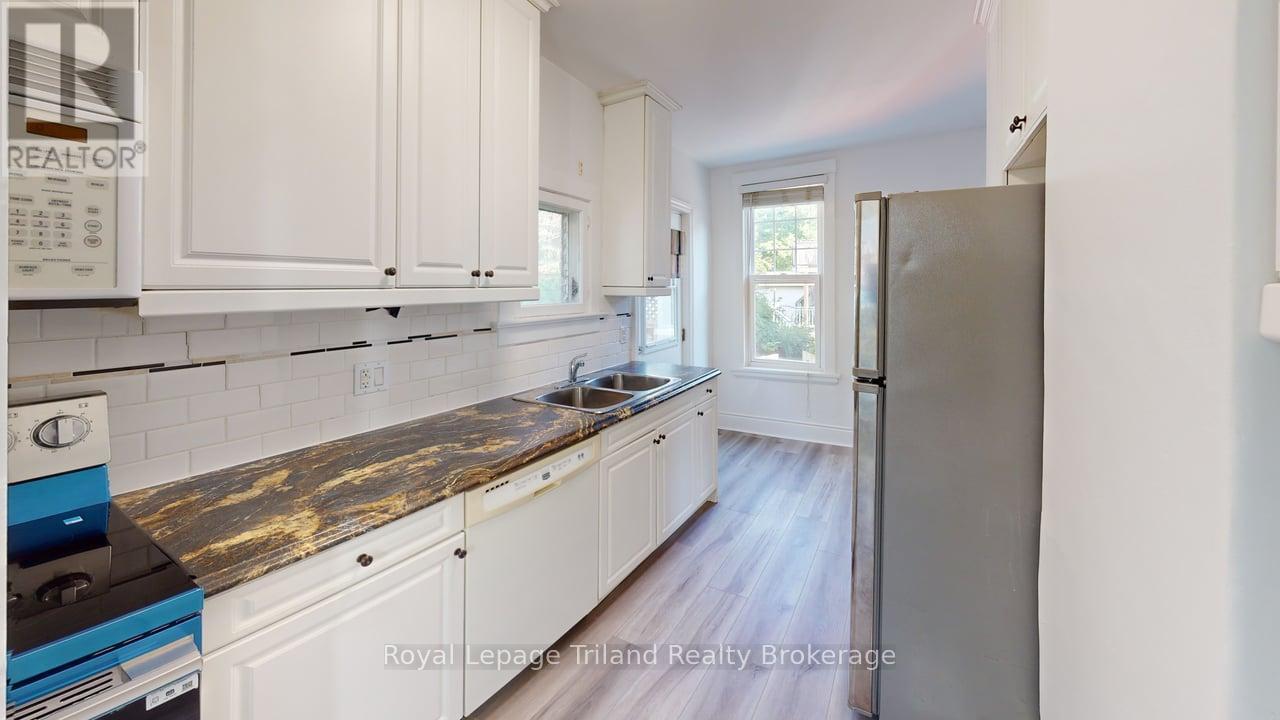 279 Vansittart Avenue, Woodstock (Woodstock - North), Ontario  N4S 6G4 - Photo 7 - X13529490