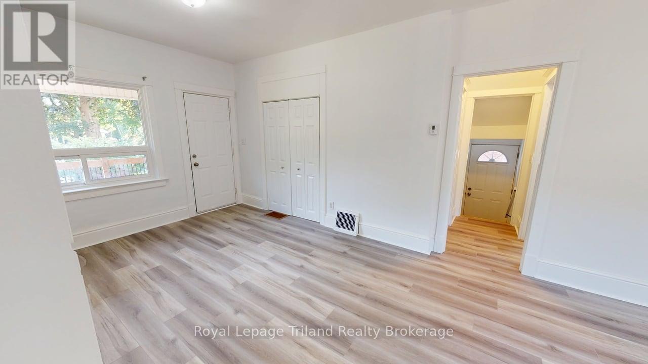 279 Vansittart Avenue, Woodstock (Woodstock - North), Ontario  N4S 6G4 - Photo 9 - X13529490