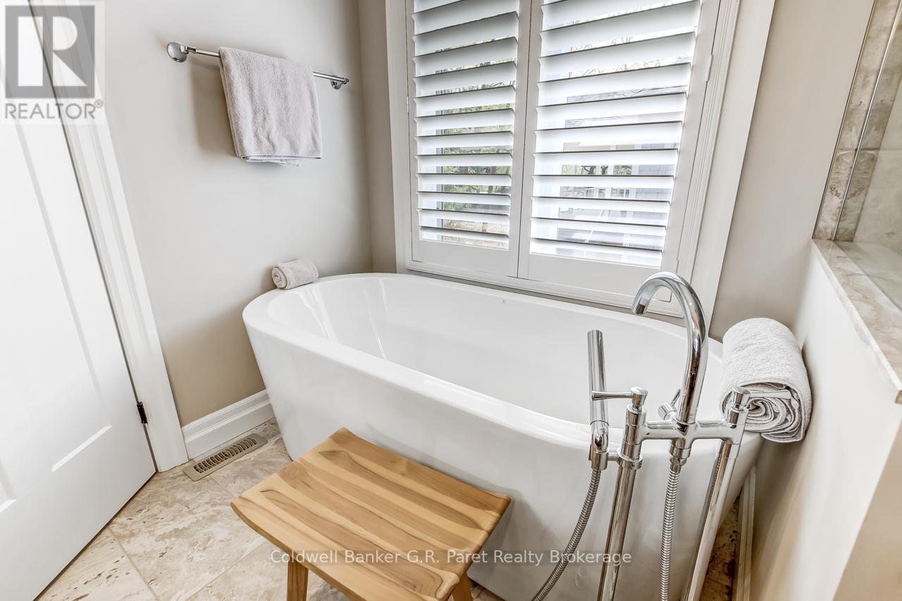 10151 Pinery Bluffs Road, Lambton Shores (Grand Bend), Ontario  N0M 1T0 - Photo 23 - X13532726