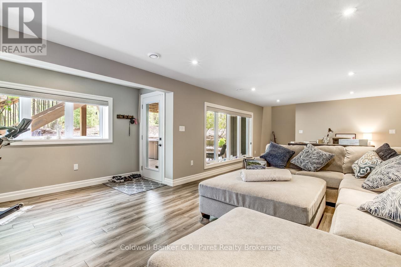 10151 Pinery Bluffs Road, Lambton Shores (Grand Bend), Ontario  N0M 1T0 - Photo 27 - X13532726