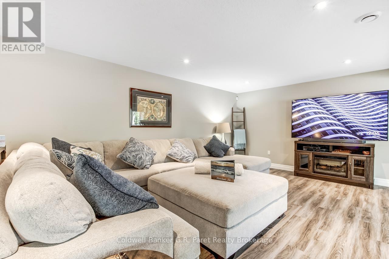 10151 Pinery Bluffs Road, Lambton Shores (Grand Bend), Ontario  N0M 1T0 - Photo 29 - X13532726