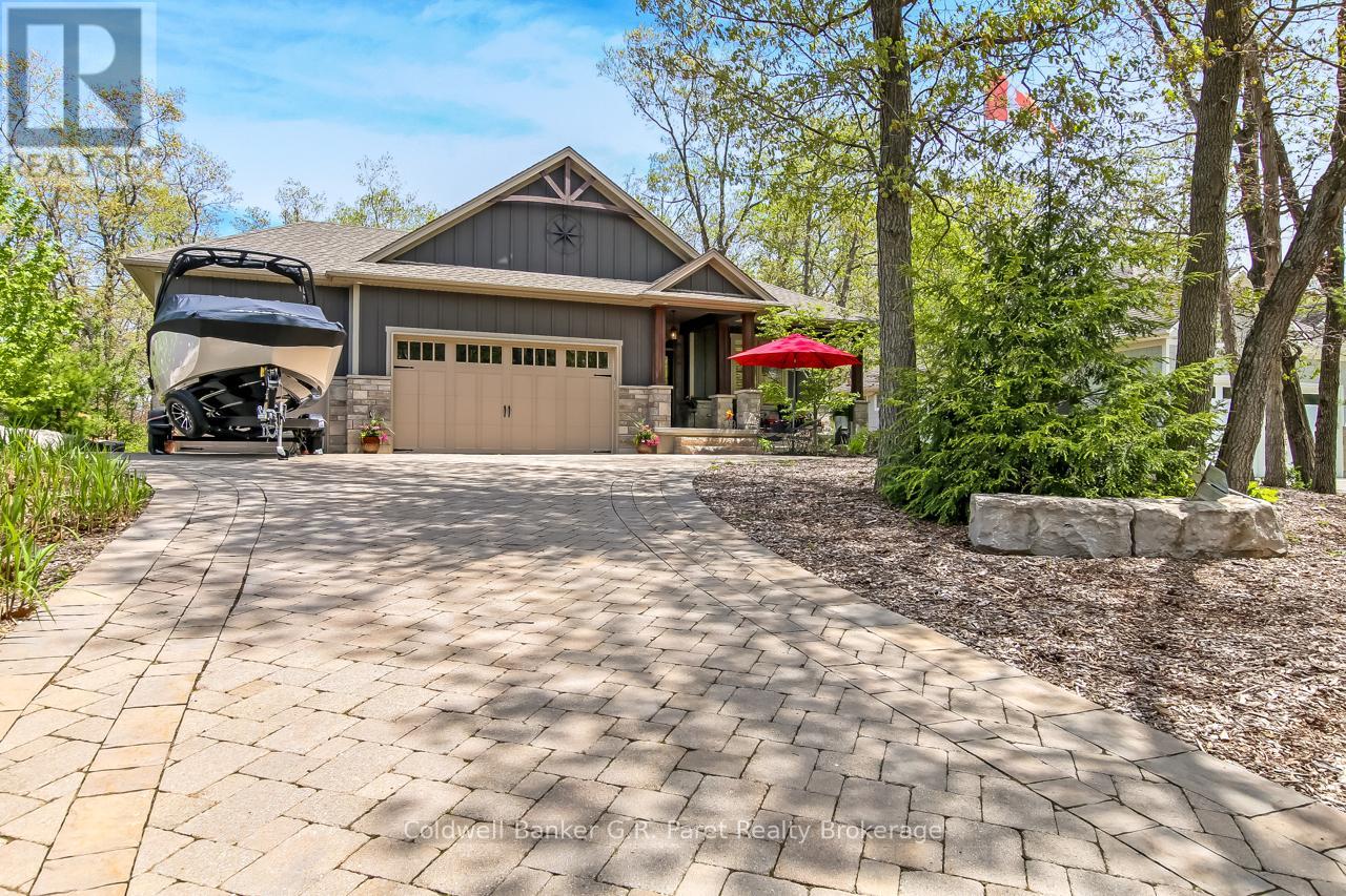 10151 Pinery Bluffs Road, Lambton Shores (Grand Bend), Ontario  N0M 1T0 - Photo 3 - X13532726