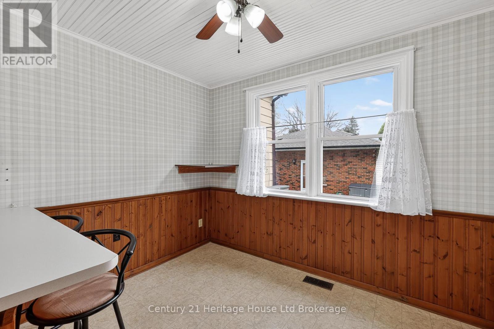 69 Bee Street, Woodstock (Woodstock - South), Ontario  N4S 3Z2 - Photo 18 - X13532916