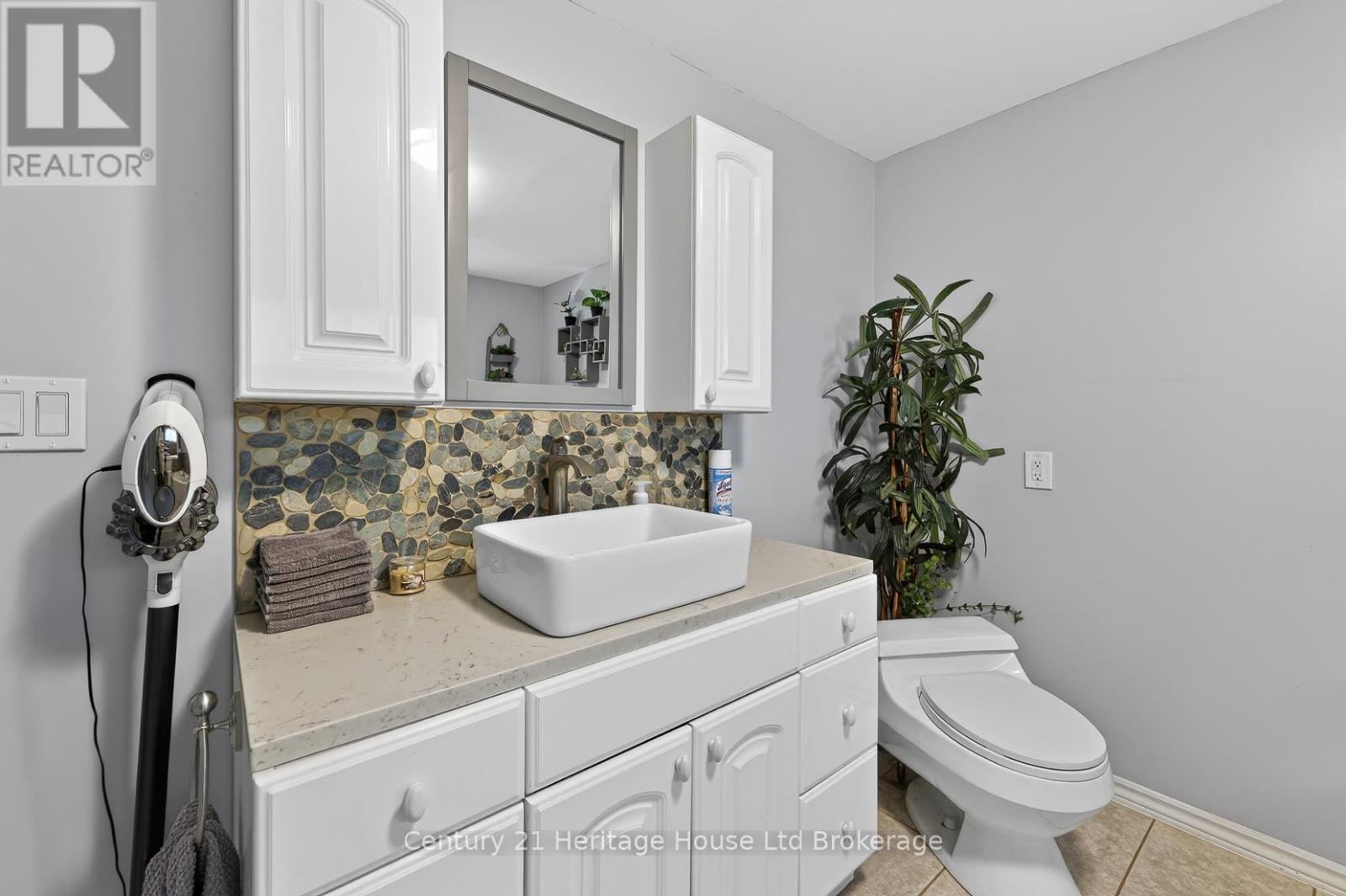 12 Jubilee Place, Woodstock (Woodstock - North), Ontario  N4S 7H2 - Photo 27 - X13532952