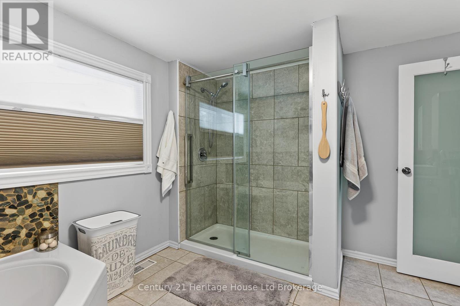 12 Jubilee Place, Woodstock (Woodstock - North), Ontario  N4S 7H2 - Photo 28 - X13532952