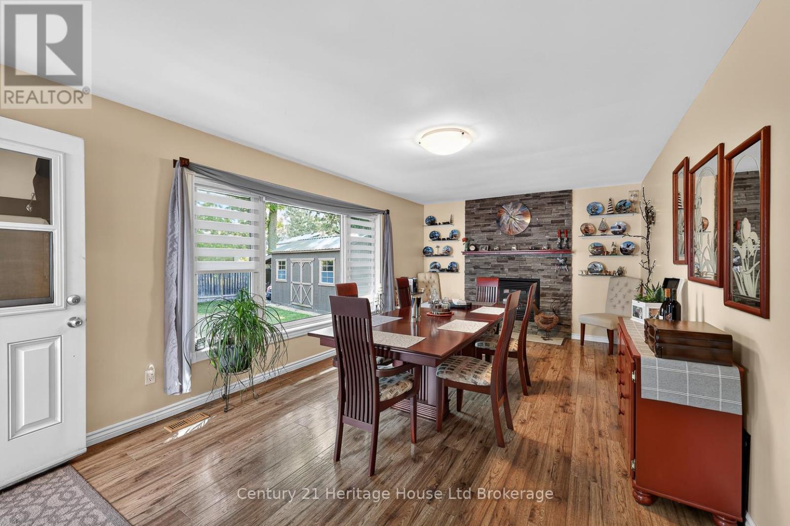 12 Jubilee Place, Woodstock (Woodstock - North), Ontario  N4S 7H2 - Photo 5 - X13532952