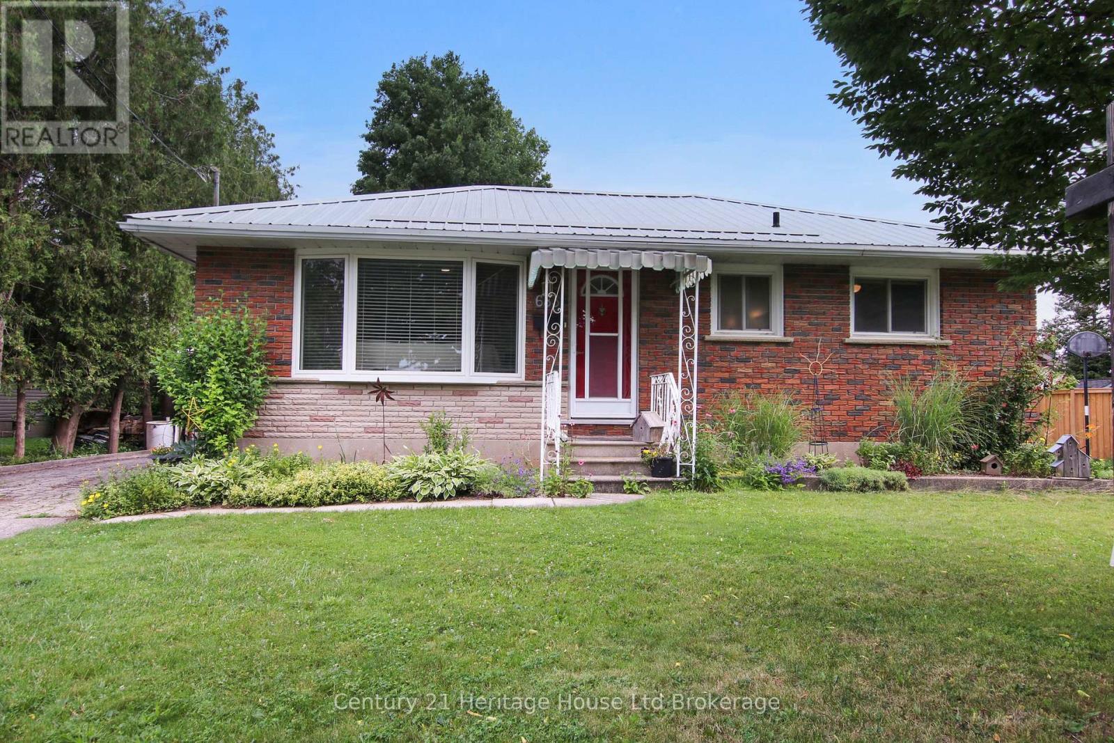 683 College Avenue, Woodstock (Woodstock - South), Ontario  N4S 2C6 - Photo 3 - X13533828