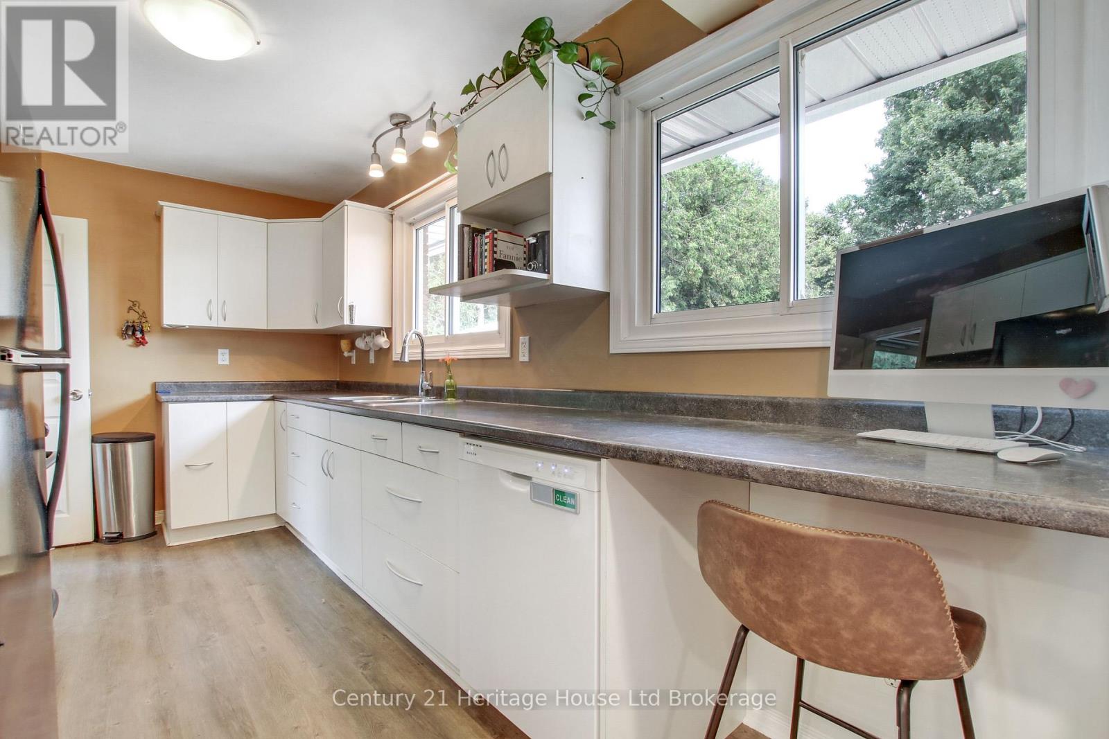 683 College Avenue, Woodstock (Woodstock - South), Ontario  N4S 2C6 - Photo 8 - X13533828