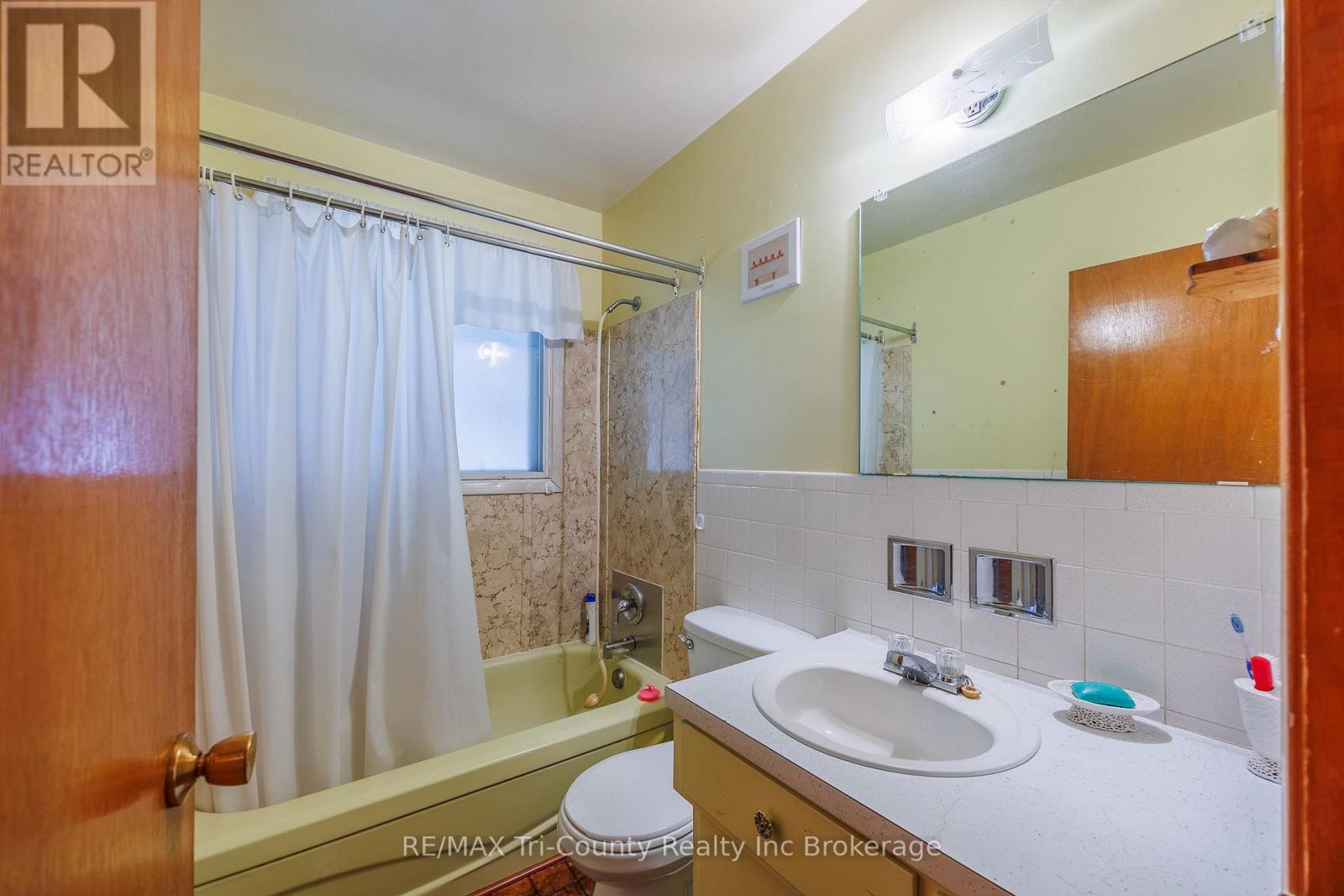 1393 Thorman Drive, Cambridge, Ontario  N3H 1A1 - Photo 13 - X13547594