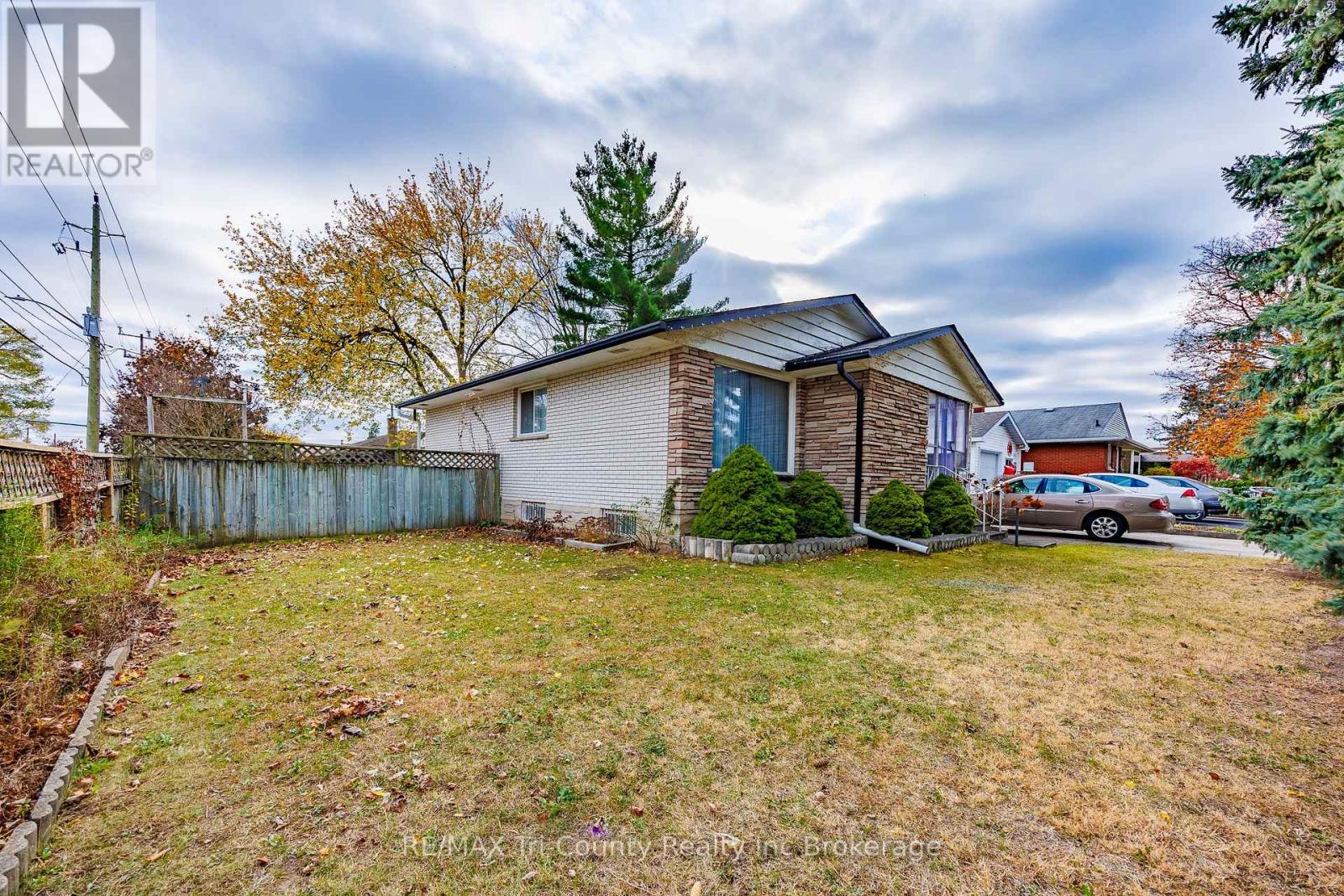 1393 Thorman Drive, Cambridge, Ontario  N3H 1A1 - Photo 2 - X13547594