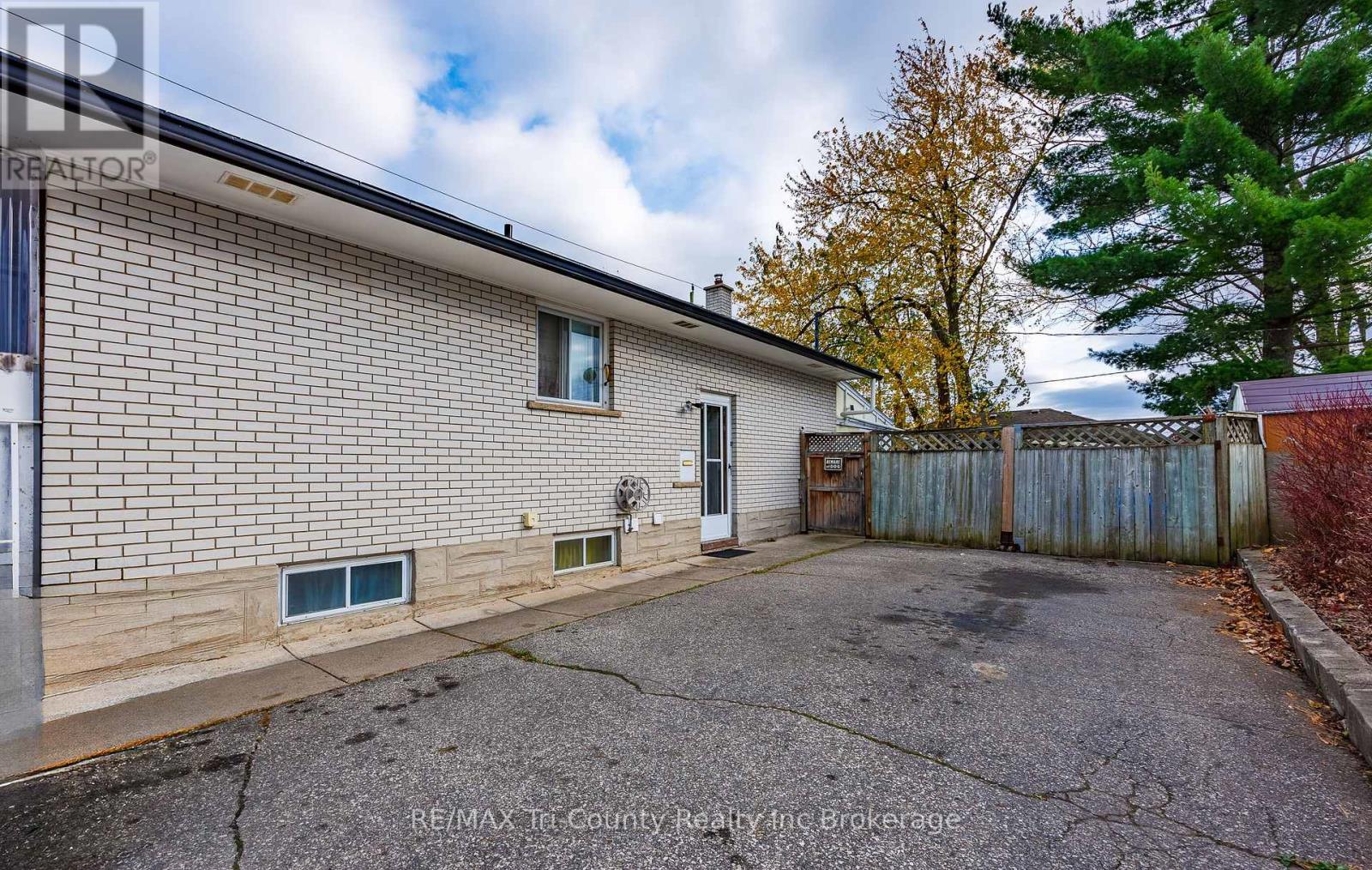 1393 Thorman Drive, Cambridge, Ontario  N3H 1A1 - Photo 4 - X13547594