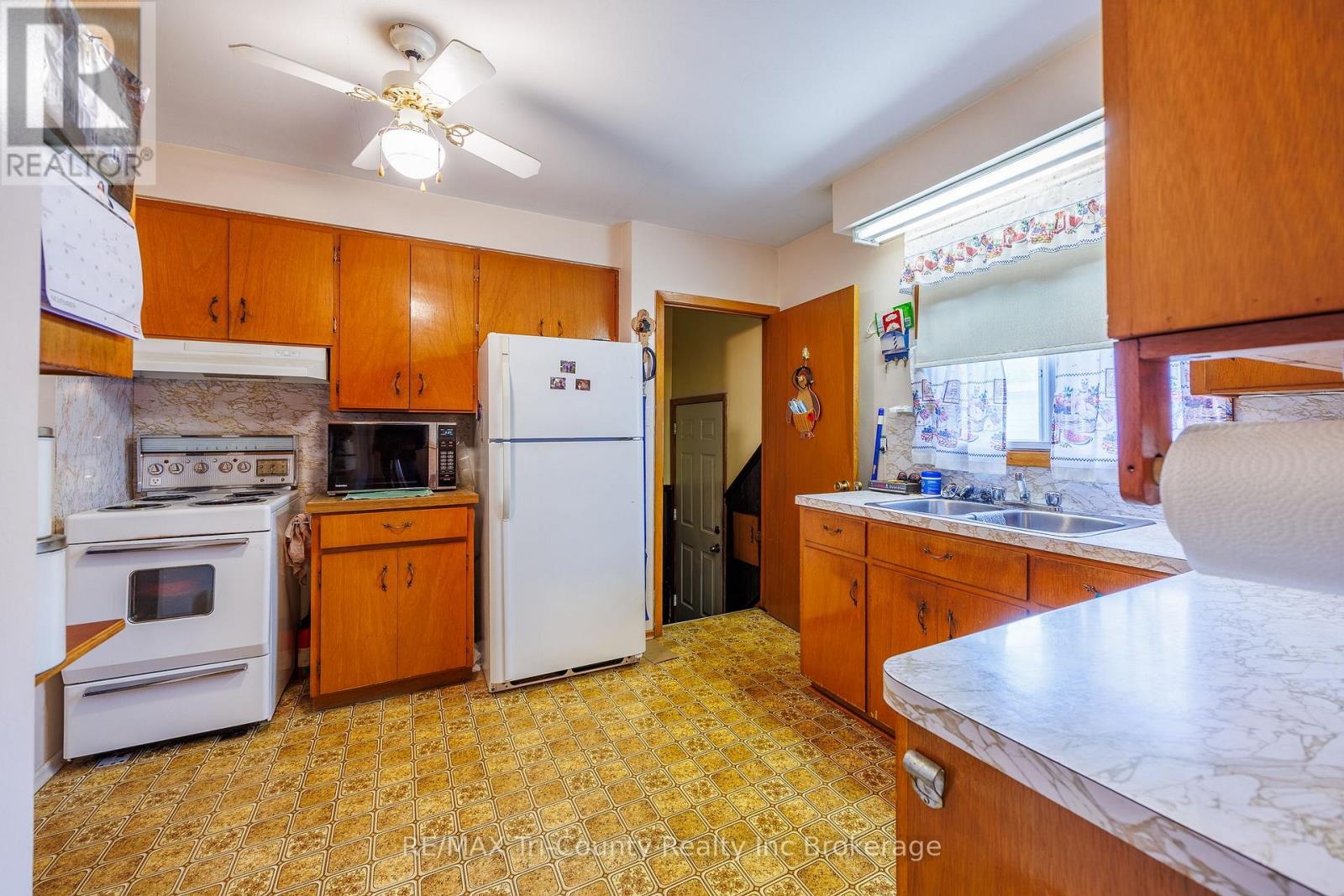 1393 Thorman Drive, Cambridge, Ontario  N3H 1A1 - Photo 5 - X13547594
